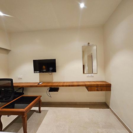 Hotel Pl Grand Karaikudi Dış mekan fotoğraf