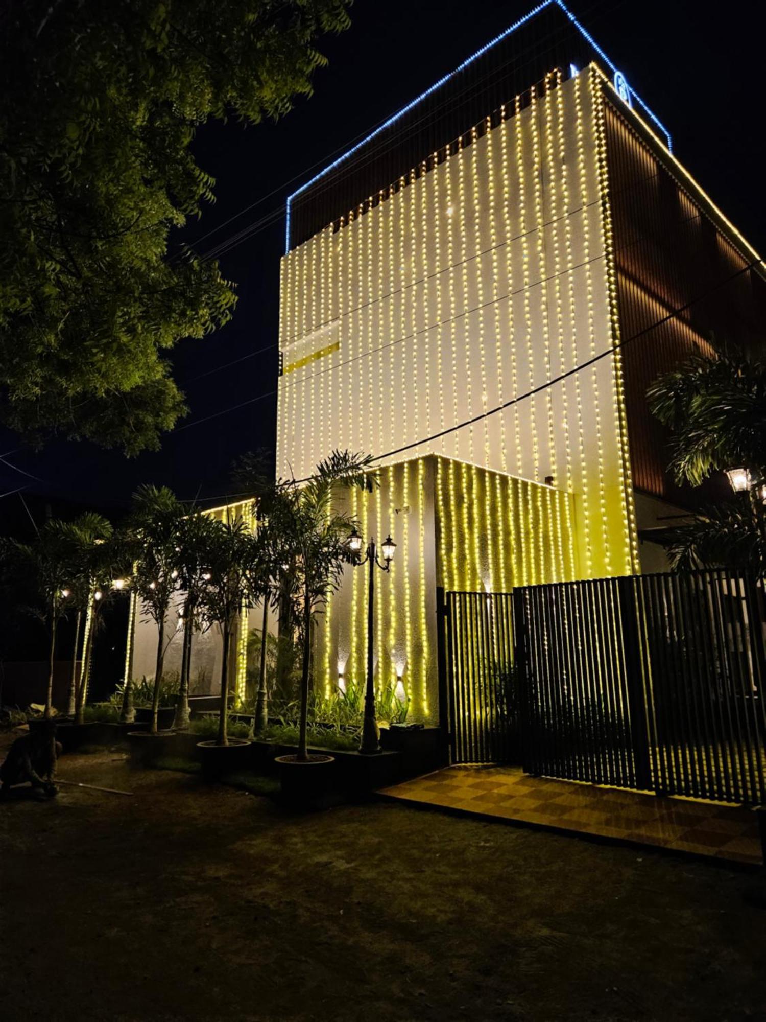 Hotel Pl Grand Karaikudi Dış mekan fotoğraf