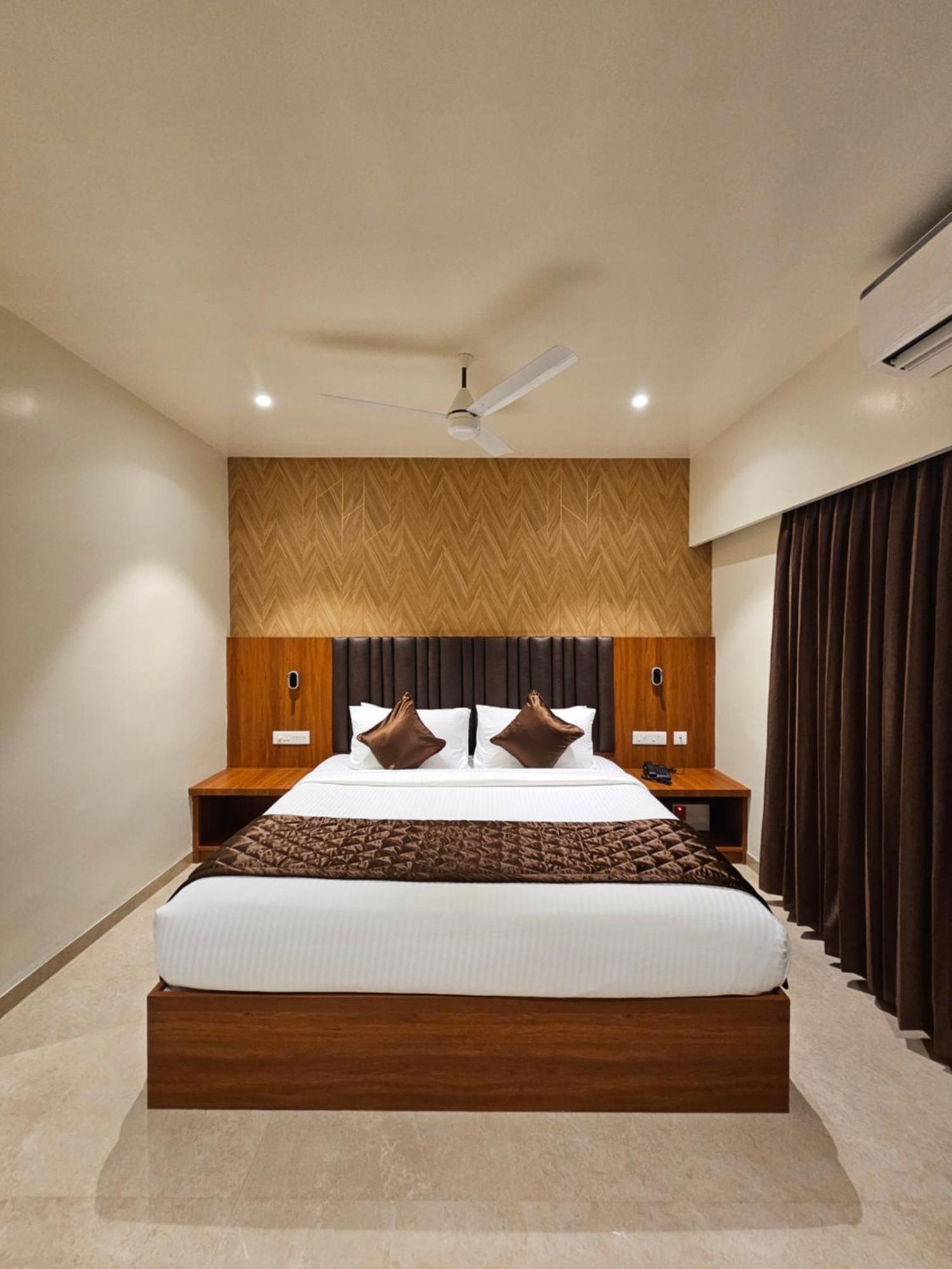 Hotel Pl Grand Karaikudi Dış mekan fotoğraf