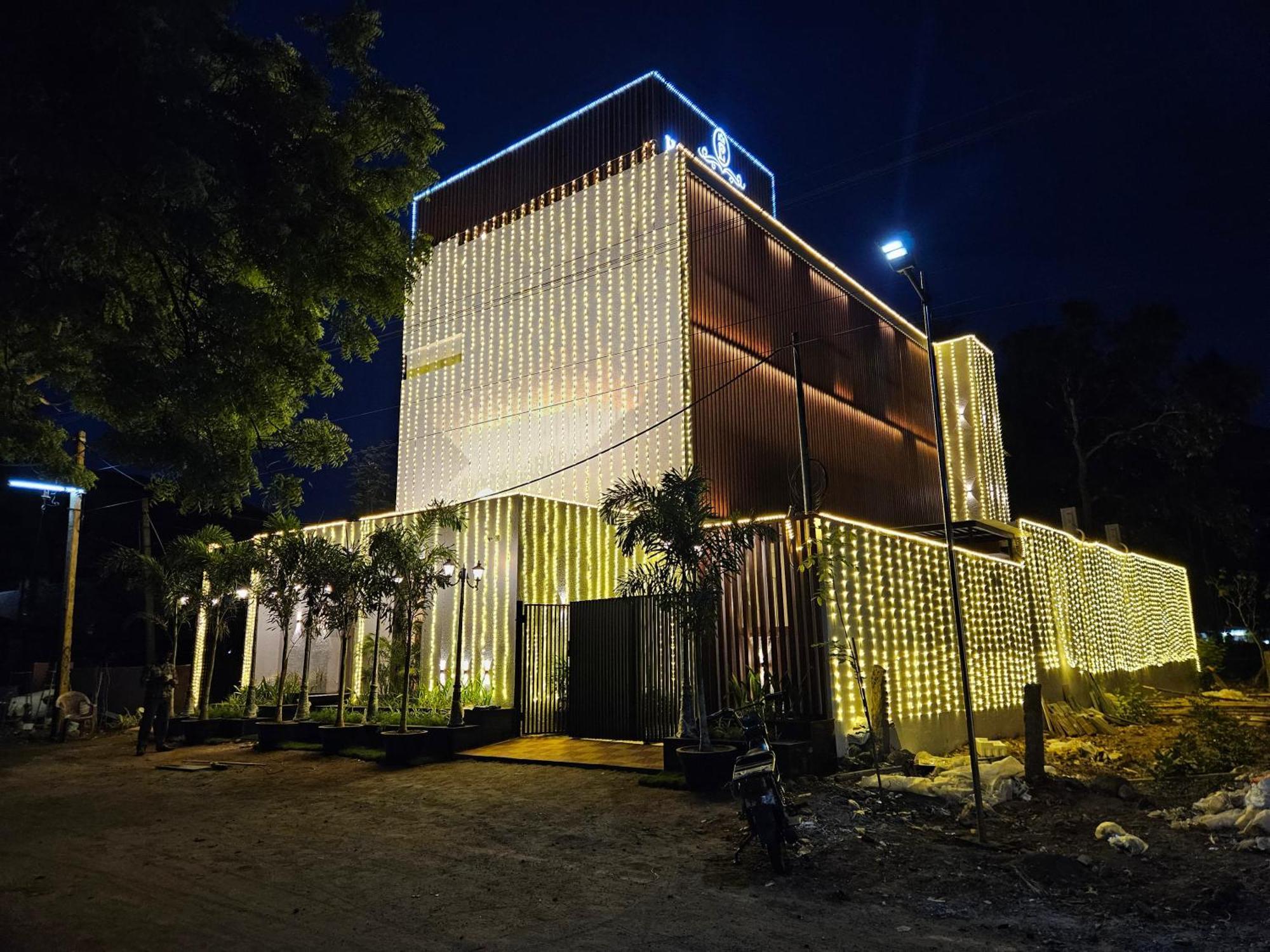 Hotel Pl Grand Karaikudi Dış mekan fotoğraf