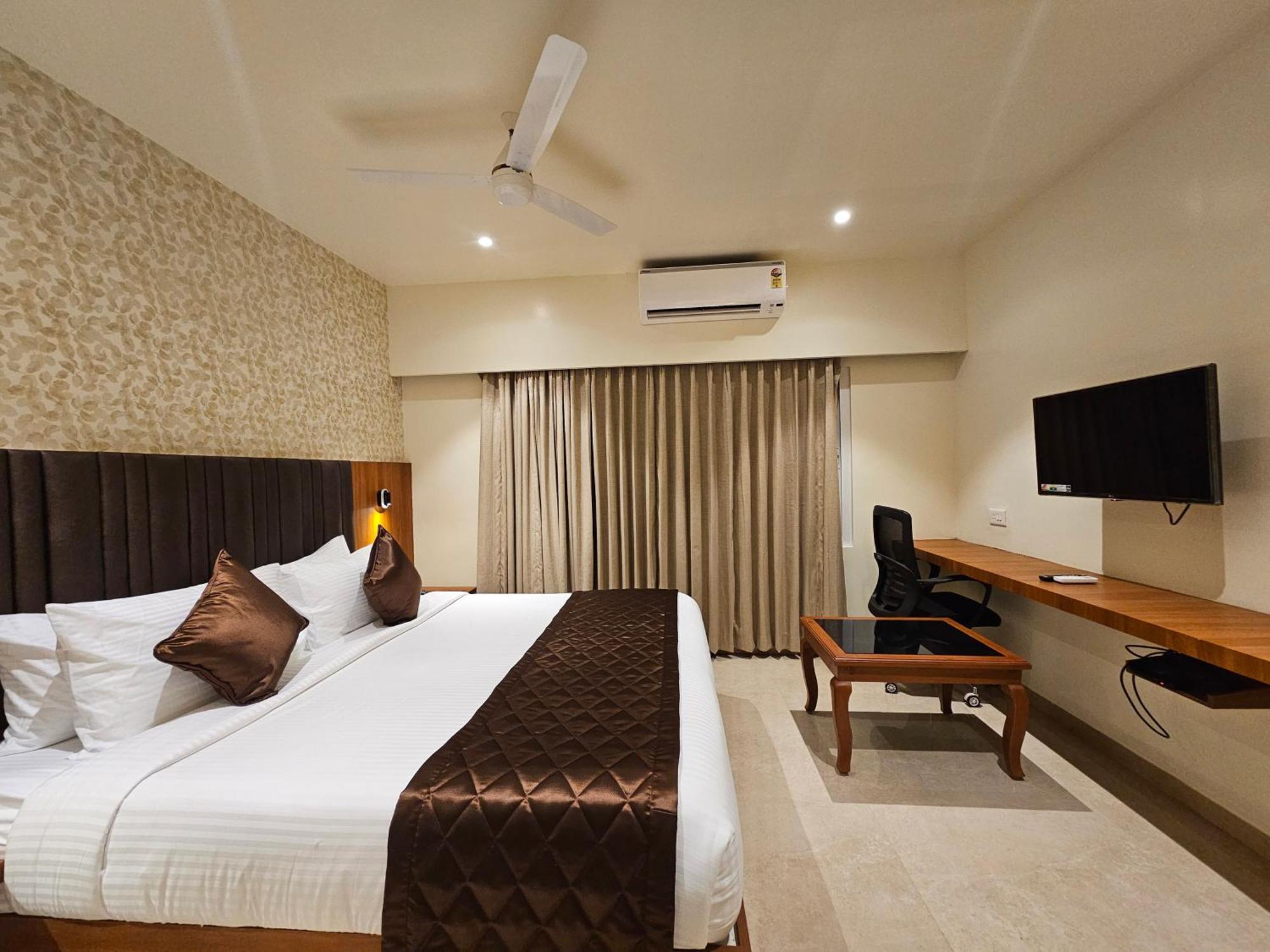 Hotel Pl Grand Karaikudi Dış mekan fotoğraf