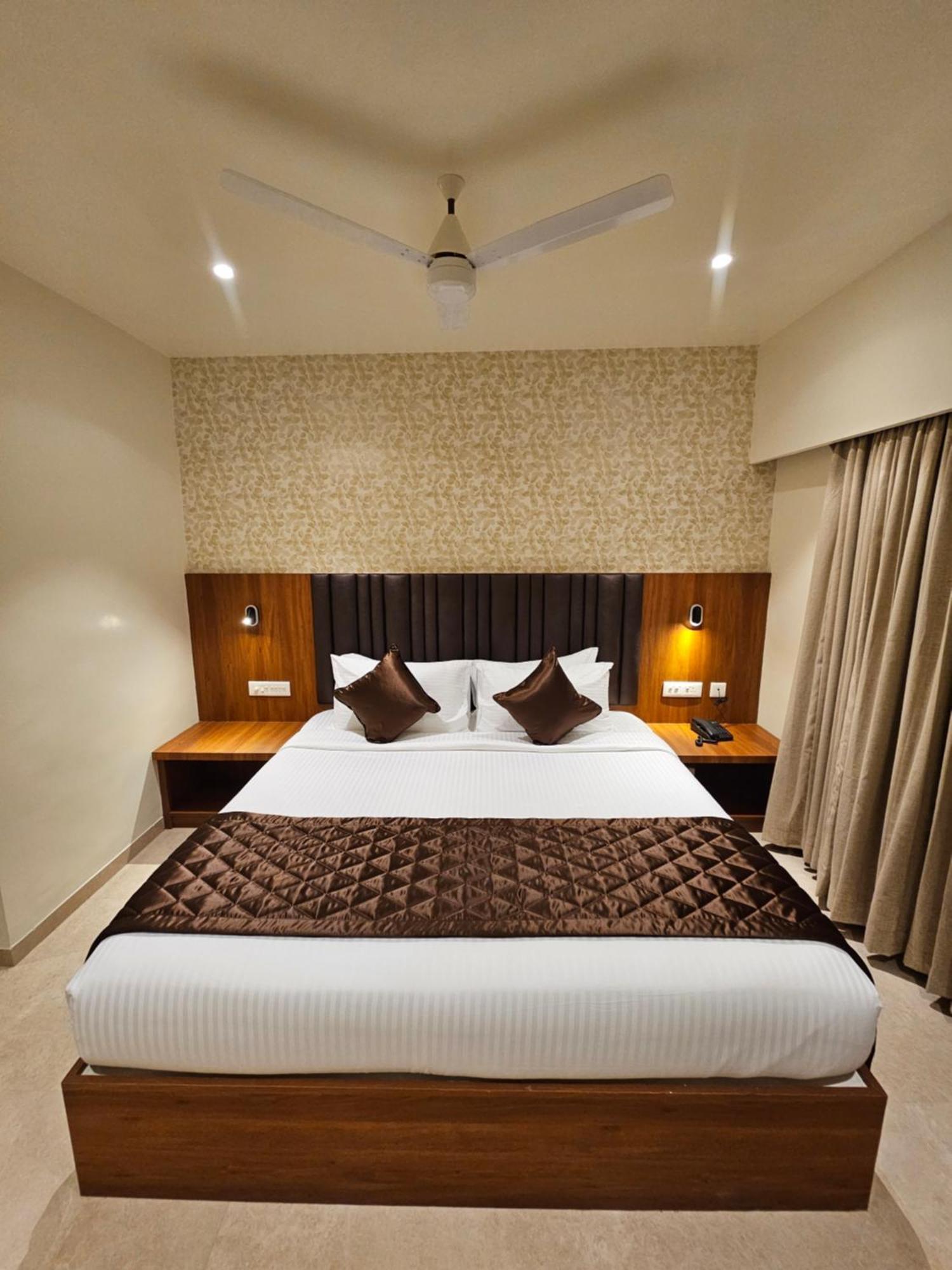 Hotel Pl Grand Karaikudi Dış mekan fotoğraf