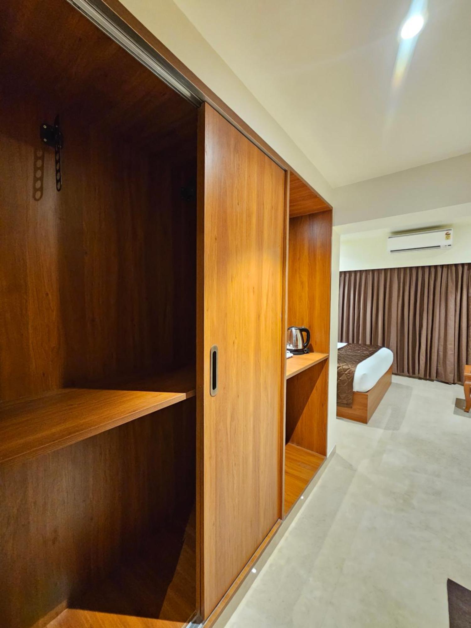 Hotel Pl Grand Karaikudi Dış mekan fotoğraf