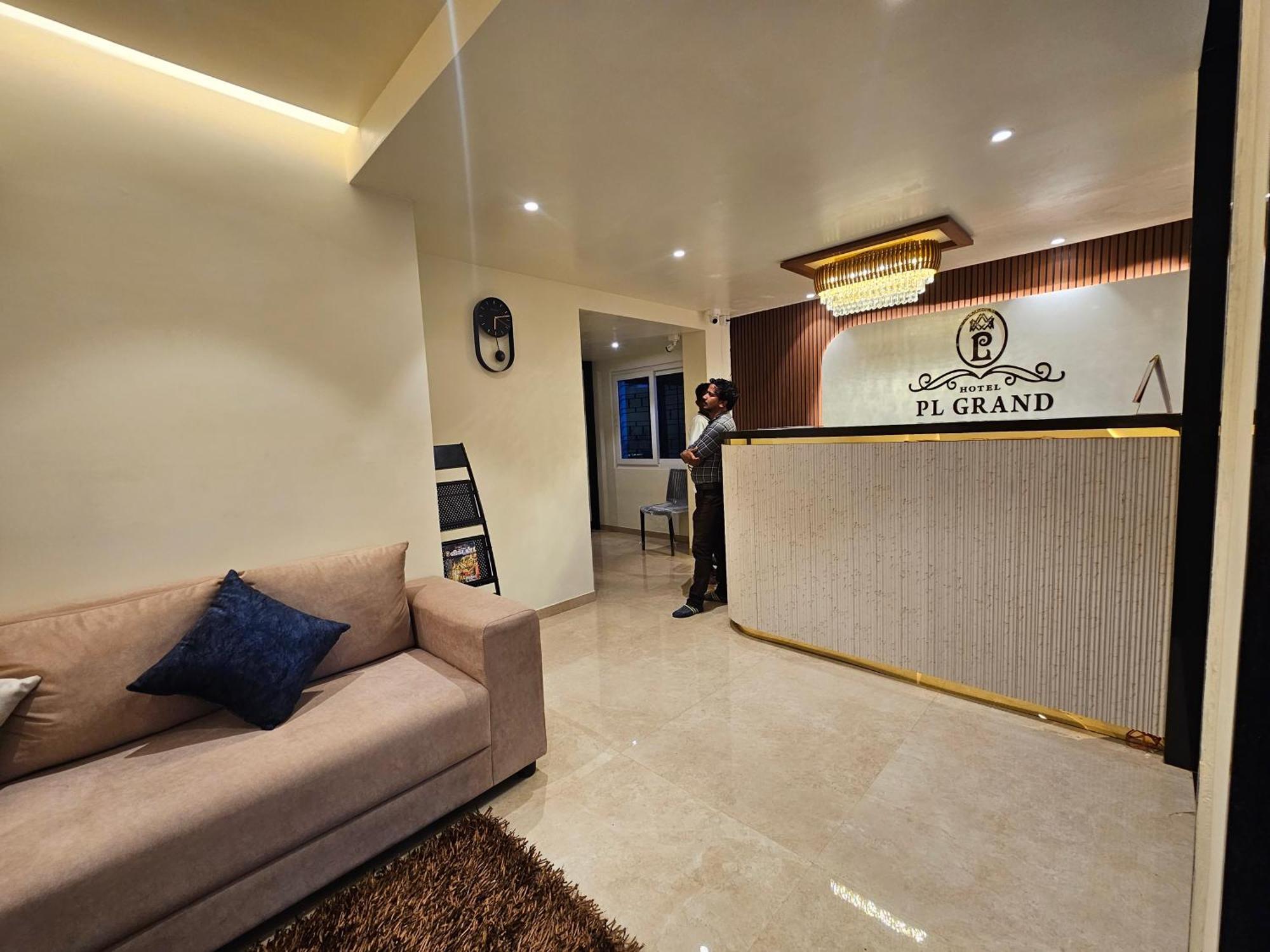 Hotel Pl Grand Karaikudi Dış mekan fotoğraf