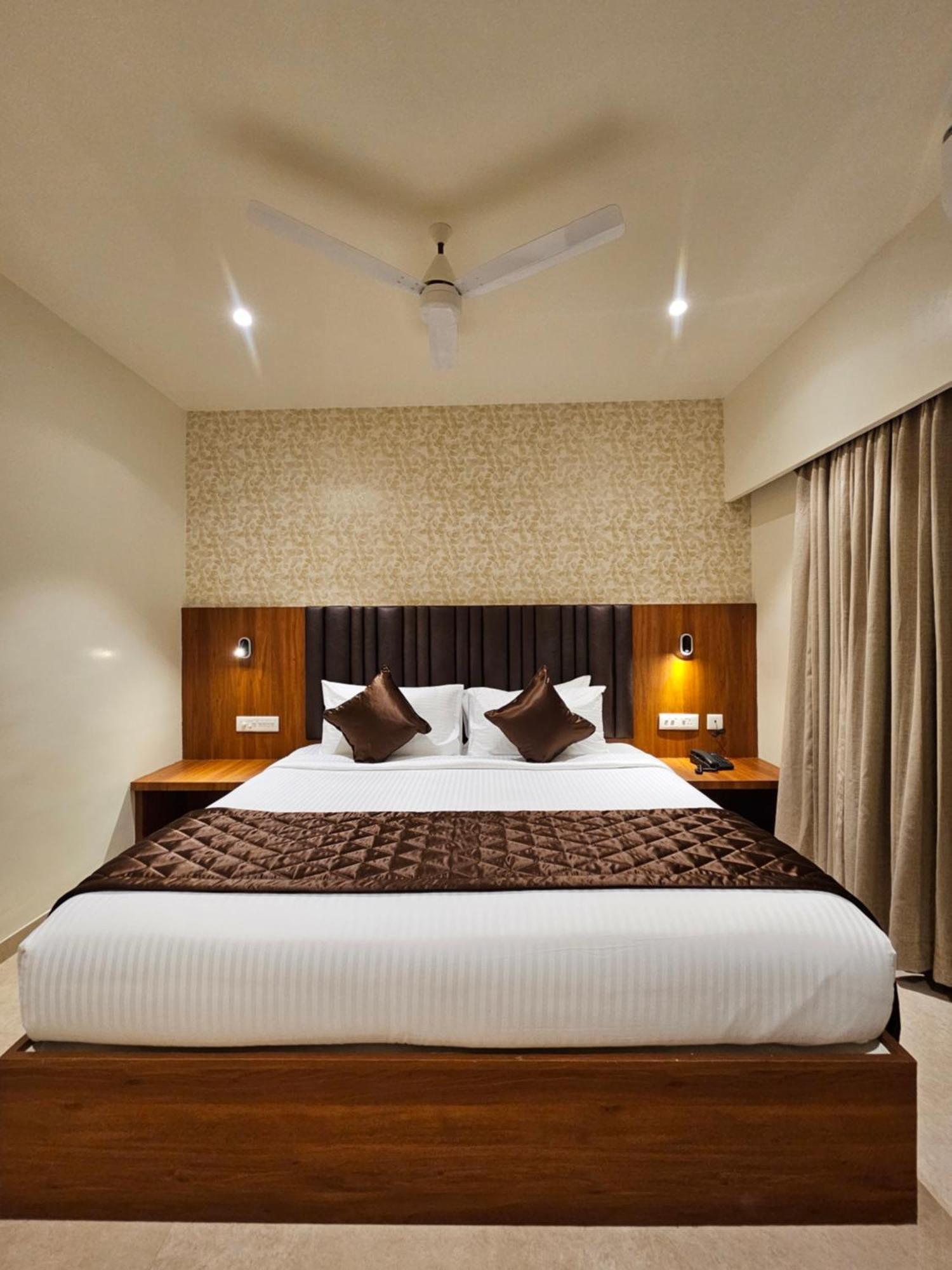 Hotel Pl Grand Karaikudi Dış mekan fotoğraf